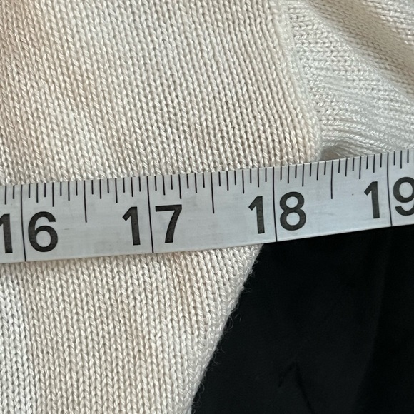 Lululemon Cashmere Blend Sweater cardigan with thumb holes- 6 - Picture 7 of 8